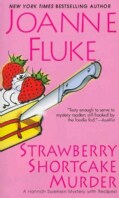 Strawberry Shortcake Murder: A Hannah Swensen Mystery (Paperback)