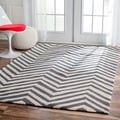 Handmade Alexa Chevron Wool Rug (6' x 9')
