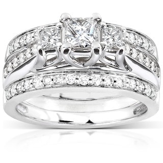 three piece wedding set of rings