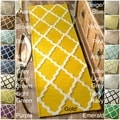 Hand-hooked Alexa Moroccan Trellis Wool Runner (2'6 x 8')