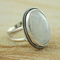 Sterling Silver Rainbow Moonstone Oval Split Shank Ring (Indonesia)