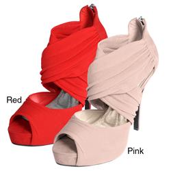Journee Collection Women's 'Verdict-15' Pleated Platform Heels