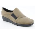 The Flexx Women's Run For It Browns Casual Shoes (Size 9)