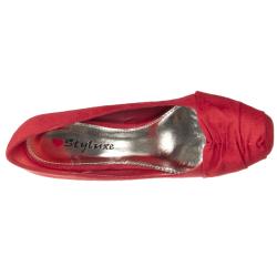 Riverberry Women's 'Array' Red Ruched Toe Pumps