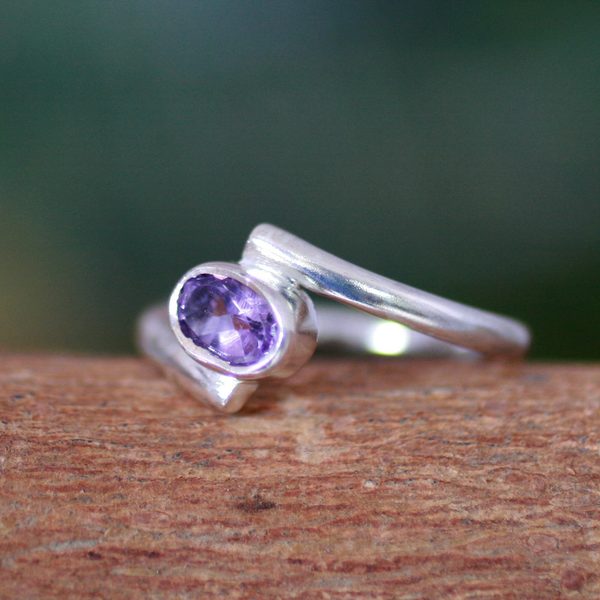 Sterling Silver 'Lavender Spin' Amethyst Ring (India)