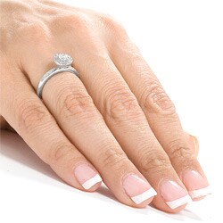 14k White Gold 1/2ct TDW Diamond Halo Engagement Ring