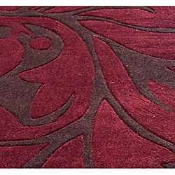 Handmade Alexa Pino Burgundy Floral Fantasy Rug (5' x 8')