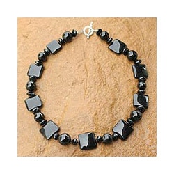 Sterling Silver 'Black Lily' Onyx Necklace (Thailand)