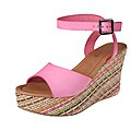 Refresh by Beston Women's 'cameron-01' Fuchsia Wedge Sandals