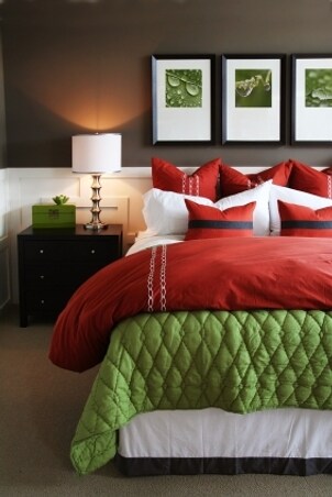 Relaxing bedroom wall decor