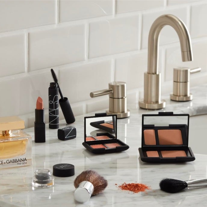 Shop online for all of your favorite Women's perfumes and fragrances at Overstock.com
